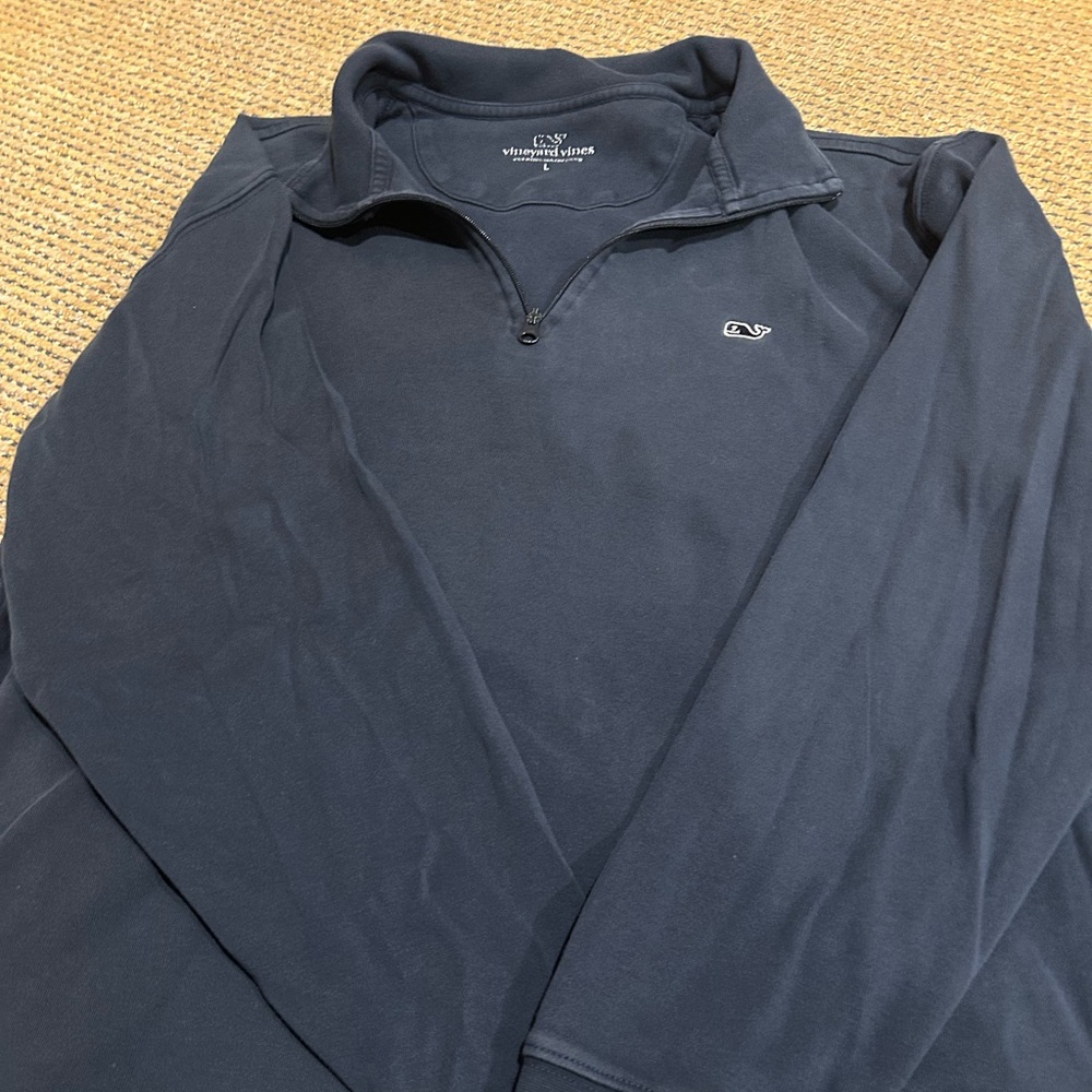 Vineyard Vines navy blue quarter zip sweatshirt. Size large. Great condition